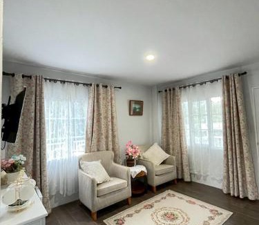 Betong Hotel | Chermonné House เฌอมอญ