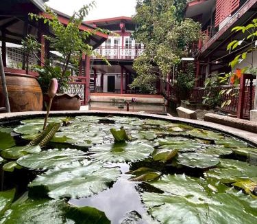 Bang Phlat House | Casa Scarlet