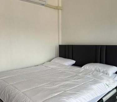 Chum Phae Hotel | Saint Jira Hotel