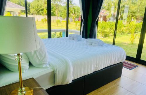 Tha Sala House | Leelavadee Villa Sea Views