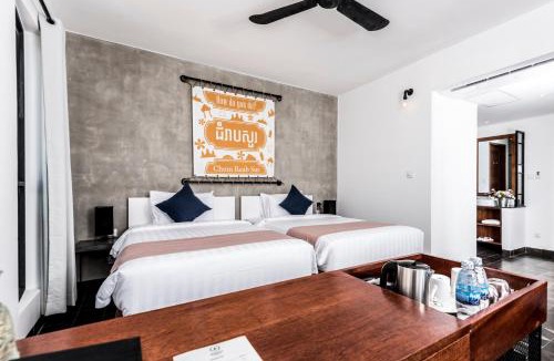 Daun Penh Hotel | Aquarius Hotel and Urban Resort