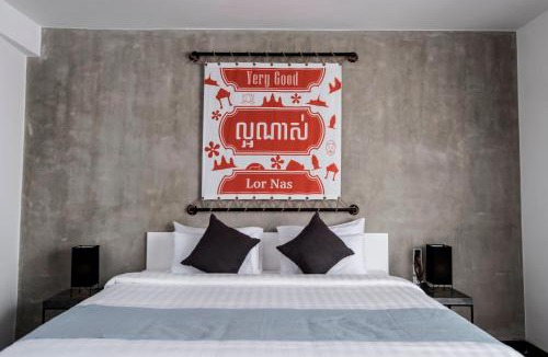 Daun Penh Hotel | Aquarius Hotel and Urban Resort