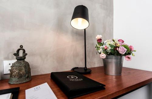 Daun Penh Hotel | Aquarius Hotel and Urban Resort
