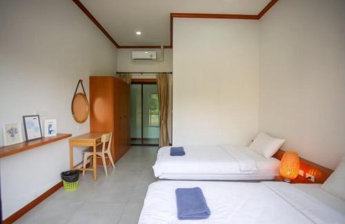Pak Nam Pran Villa | บ้านครีมครูเมย์ พูลวิลล่า