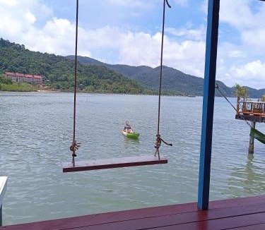 Bang Bao Bay House | Sea House Koh Chang