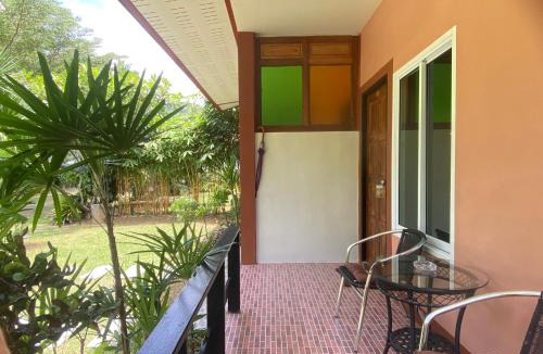 Ko Lanta Hostel | Baan Longhaad