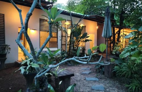 Trat Resort | Baan Hotelier Resort