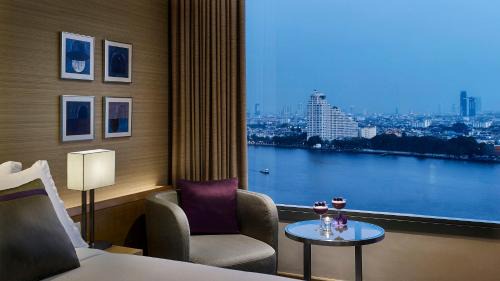 Samre Hotel | Avani Plus Riverside Bangkok Hotel