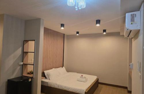 Pom Prap Sattru Phai House | Victory place 3