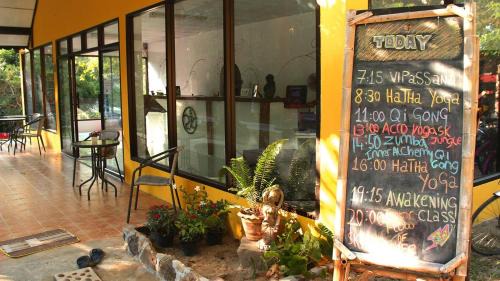 Ko Pha-ngan Hotel | Samma Karuna Monthly Beach & Wellness Resort - Intoxicants free