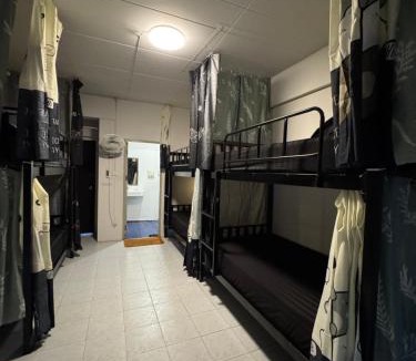 Sri Phum Hostel | MaHar Hostel ChiangMai