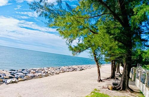 Tha Sala House | Fueng Fah Villa Sea Views