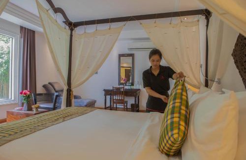 Chamkar Mon Hotel | La Rose Suites