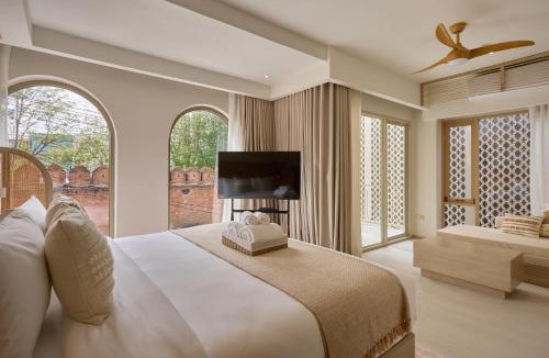 Old City Hotel | PE-LA Thapae Boutique Hotel