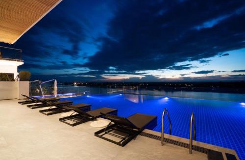 Vientiane Hotel | One Riviera Hotel and Residences