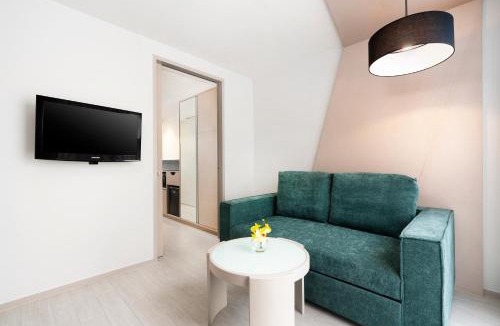 Nana Hotel | Hyatt Place Bangkok Sukhumvit 1