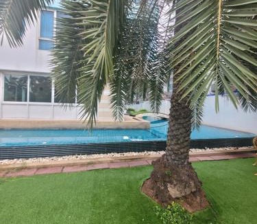 Ban Bang Saen Apartment | The Beach Bangsaen Condo 327-50