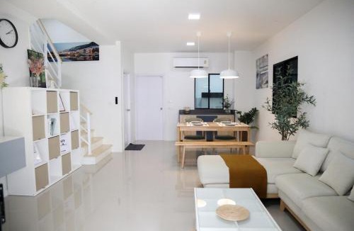 Ramkhamhaeng Apartment | Cozy Homey Place Townhome