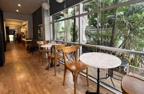 Prawet Apartment | Human Touch Room - Soulful Bangkok Hideout