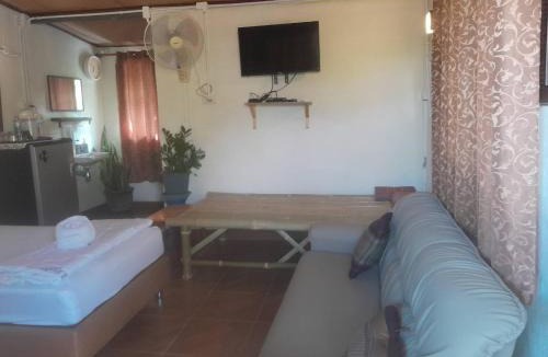 Lat Ya Hostel | Sukanya Garden and Home
