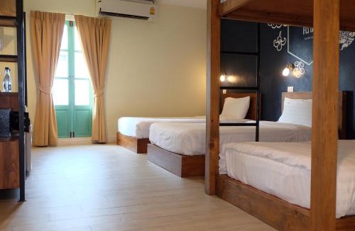 San Chao Pho Suea Hostel | Siri Poshtel Bangkok