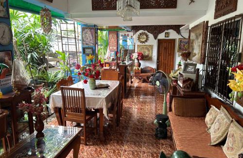 Wat Ket Hostel | Saithong House
