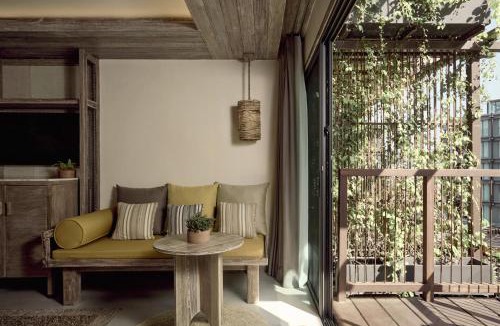 Nanai Road Hotel | Dinso Resort & Villas Phuket, Vignette Collection by IHG