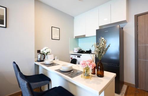 Chang Khlan Apartment | The Astra Sky River by Choke