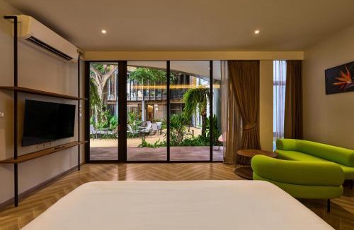 Wat Sam Phraya Hotel | Red Door Samsen Hotel, Bangkok