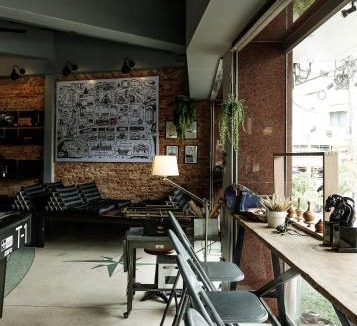 Wang Burapha Phirom Hostel | Bangkok Bed and Bike