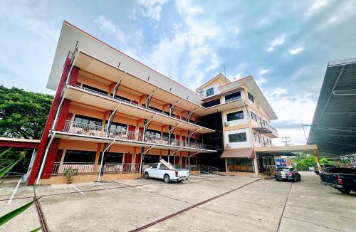 Sakon Nakhon Hotel | โรงแรมกาญจนาสกลนคร