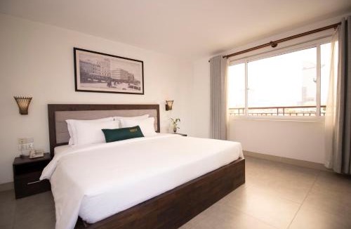 Daun Penh Hotel | Vrest Hotel