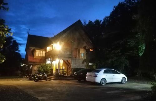 Chong Kham Resort | Crossroads house
