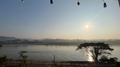 Chiang Khong Hotel | Day Waterfront Hotel
