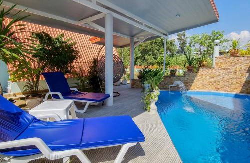 Ban Phe House | Tina's Living Paradise - Guesthouses with private pool, 5 min to beach