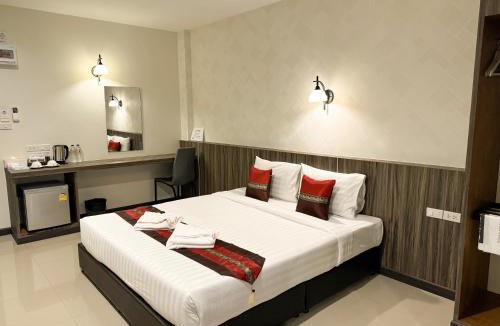 Ban Pa Yang Hotel | THE HUB SURATTHANl