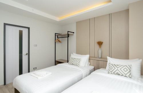 Bang Phlat Hotel | The Riski Hotel at Bangphlat Station SHA