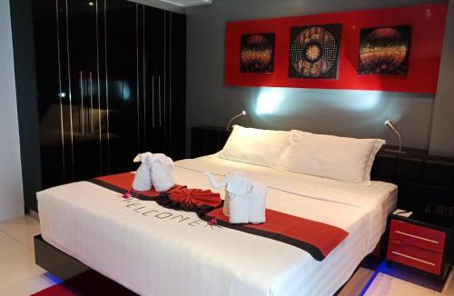 Patong Hotel | Absolute Bangla Suites