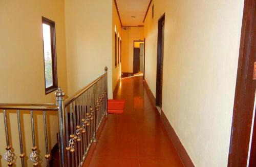 Vang Vieng House | DokPhut Guesthouse