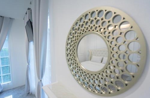 Sing Buri Bed & Breakfast | Je t'aime cafe & villa