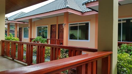 Mueang Kao Hotel | Ruen Narisra Resort