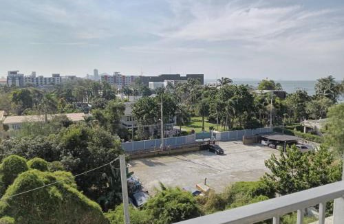 Saen Suk Apartment | Fluffy bed and seaview @Bangsaen