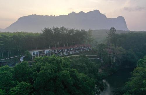 Phanom Resort | Khao Sok River Home Resort