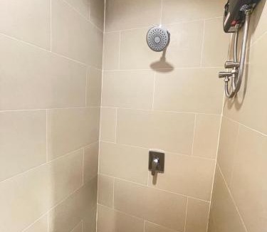 Khlong Kha Chen Hotel | มินิมอลโฮลเทล