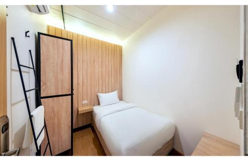 Wang Burapha Phirom Hostel | Siam Subway Hostel and Café