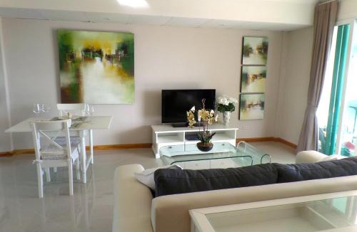 Pratumnak Hill Apartment | Westbury Residence