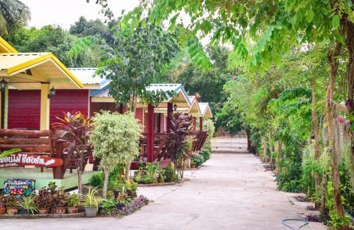 Uthai Thani Resort | Ruanmai Style Resort 2