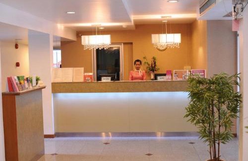Bangkok Central Business District Hotel | The Blooms Residence