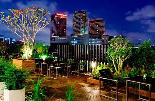Pom Prap Sattru Phai Hotel | Royal Princess Larn Luang - SHA Extra Plus