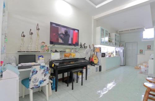 Racha Thewa Hotel | Saen Sabai Hostel